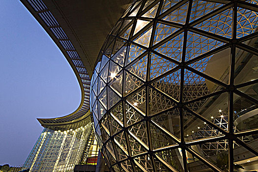 上海浦东科技馆的夜景