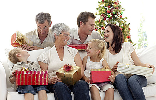 家庭,给,礼物,圣诞节