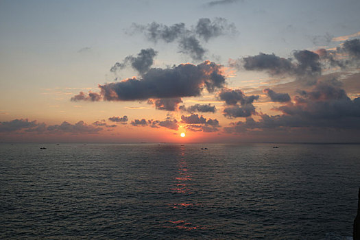 日出,海边日出,日出渔船嵊泗列岛东极岛舟山群岛