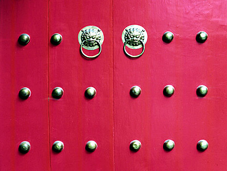 中国传统建筑的朱漆门