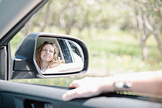 女人,汽车,公路旅行,望向窗外,反射,风景,反光镜