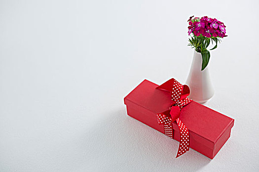 礼盒,花瓶,白色背景,背景,特写