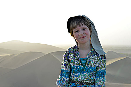 女孩,戴着,沙漠,帽子,沙子,沙丘,戈壁,名山,靠近,敦煌,丝绸之路,甘肃,亚洲