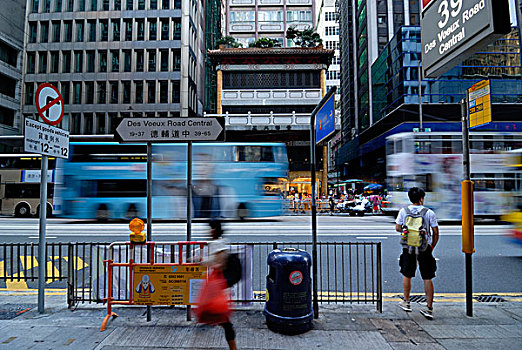 男人,背包,站立,街道,活力,城市,生活,大,交通,一对,有轨电车,巴士,香港,亚洲