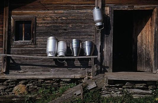牛奶罐,木屋,高山牧场,山谷,提洛尔,奥地利,欧洲