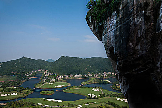 重庆合川龙多山悬崖峭壁岩石