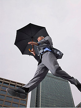商务人士,伞,跳跃,空中