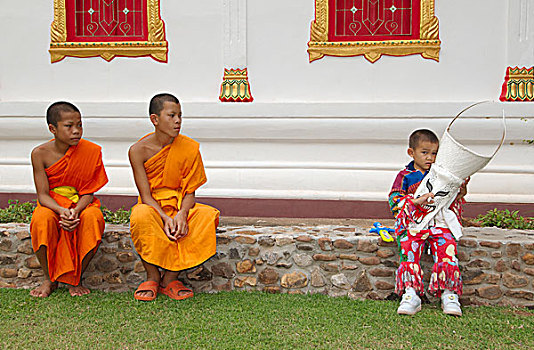 两个,新信徒,男孩,拿着,面具,节日,靠近,寺院,省,泰国,亚洲