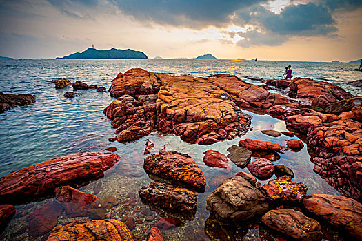 海岸线的岩石