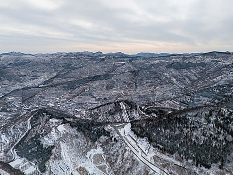 济南彩石劈山雪景