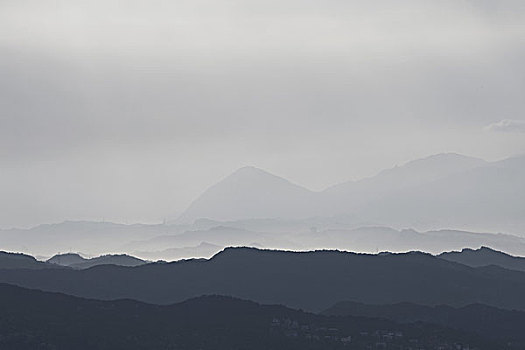 山,雾气