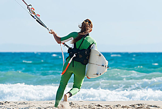 女人,风筝冲浪,板,走,水,安达卢西亚,西班牙