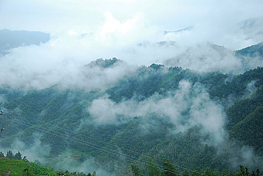 大山里的田园春色