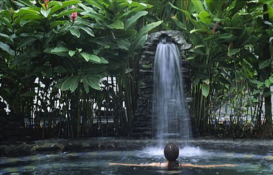 女人,放松,热浴,挨着,火山,阿雷纳尔,哥斯达黎加,中美洲