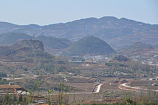 乌蒙山,风光,田园,公路,山脉,天空,高海拔,云贵高原,民居,美景,春季