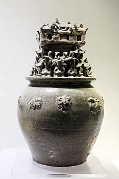 南京博物院馆藏西晋青瓷堆塑罐