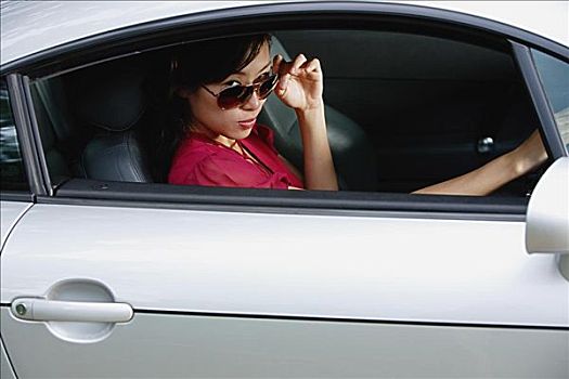 女人,驾驶,汽车,凝视,俯视,墨镜,室外,窗户