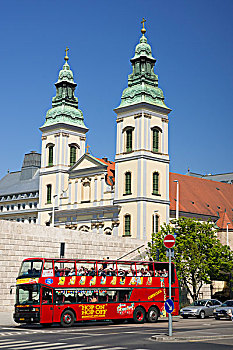内城,教区教堂,圣母大教堂,观光,巴士,满,旅游,正面,布达佩斯,匈牙利,欧洲