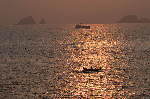 海上日出