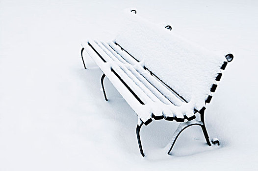 积雪,公园长椅