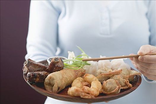 女人,拿着,亚洲人,开胃菜,筷子