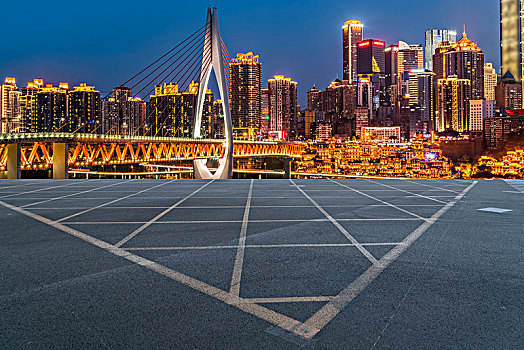 道路路面广场地砖和重庆夜景