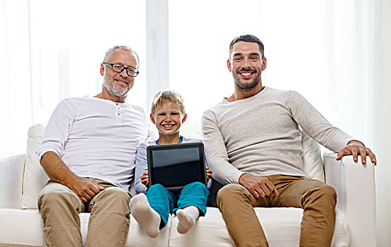 家庭,科技,人,概念,微笑,父亲,儿子,爷爷,坐,沙发,平板电脑,电脑,在家