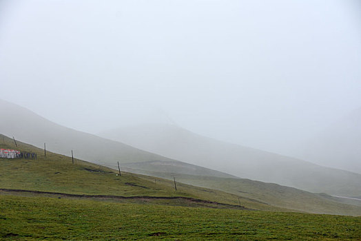 青海日月山