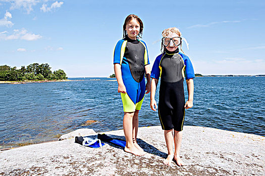 两个女孩,泳衣,湖