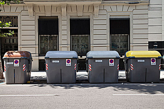 垃圾箱,路边,巴塞罗那,加泰罗尼亚,西班牙,欧洲