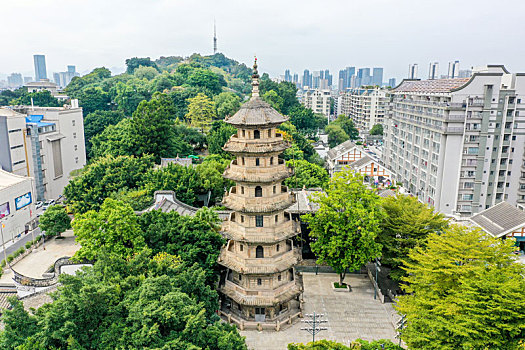 航拍福建福州乌山历史风貌区乌塔公园石塔寺