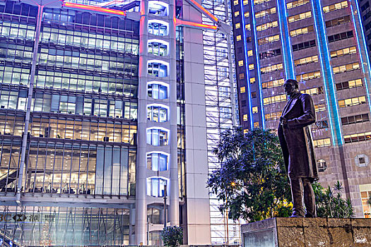 香港汇丰银行昃臣爵士雕像