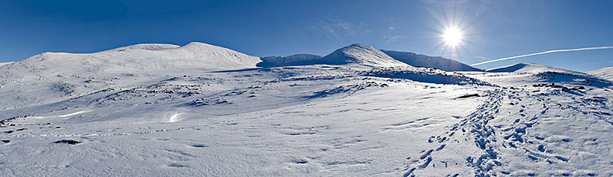 雪,山,凯恩戈姆国家公园,苏格兰高地,苏格兰,英国,欧洲