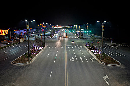 洛阳城市龙门大道道路夜景