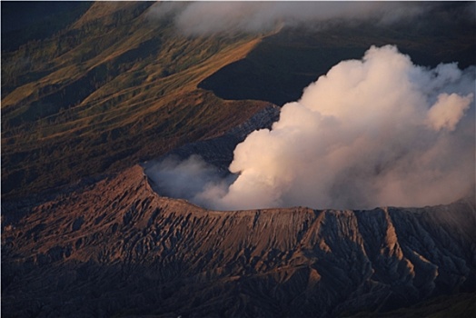 婆罗摩火山