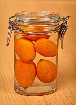 金橘,小,锡罐,木质背景