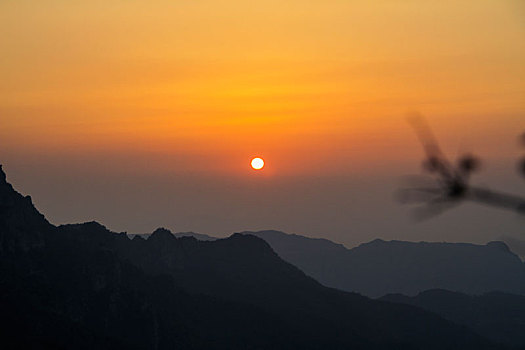 太行山日出