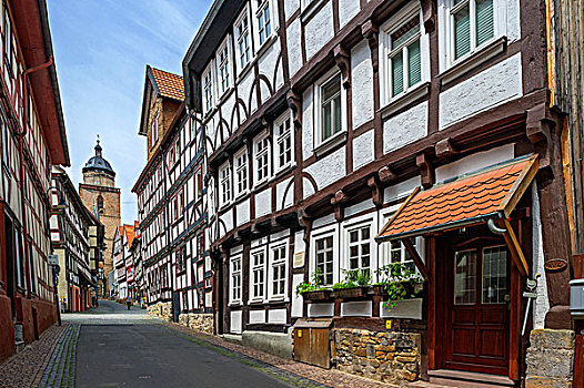 小巷,半木结构房屋,塔,教堂,历史,中心,黑森州,德国,欧洲