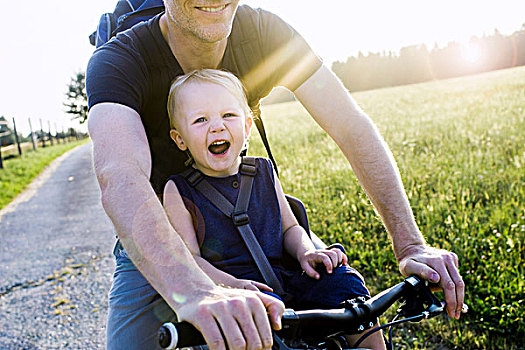 父亲,婴儿,女儿,骑,自行车,一起,腰部