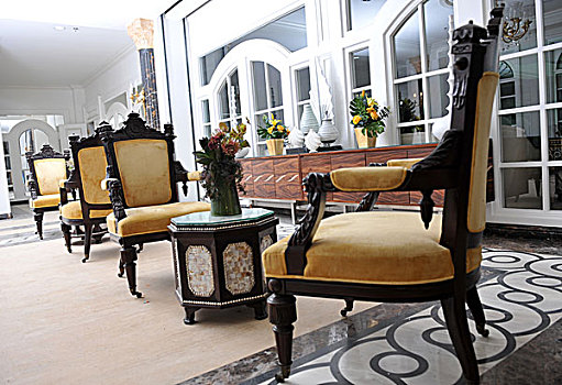 室内,复古,椅子,桌子,花,花瓶