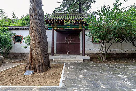 山西省太原市晋祠古建筑群的中式门楼