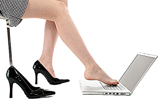 职业女性,操作,笔记本电脑,脚