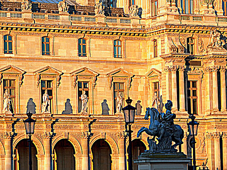 法国,巴黎,卢浮宫,骑马雕像