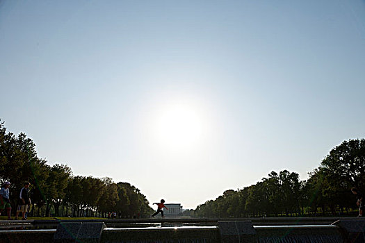 美国,华盛顿特区,男孩,跑,林肯纪念馆