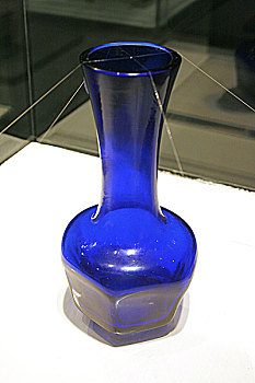 蓝色透明玻璃六棱形撇口瓶,清乾隆