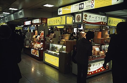市场货摊,地铁站,东京,日本
