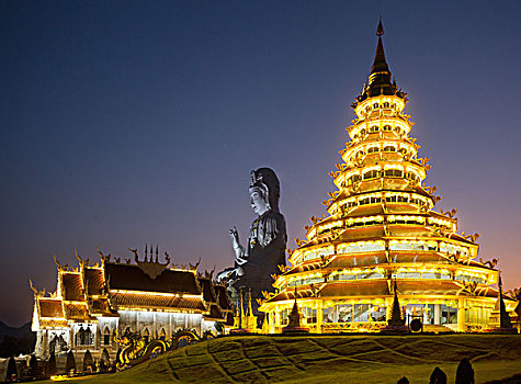 光亮,寺院,庙宇,黄昏,巨大,雕塑,清莱,省,北方,泰国,亚洲
