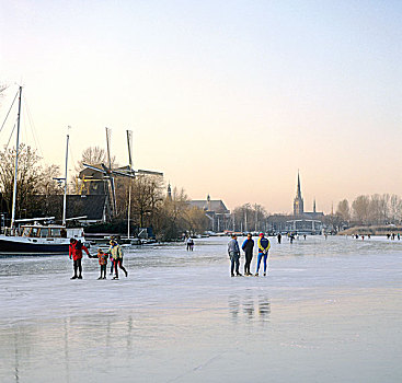 荷兰北部,滑冰,冰冻,河