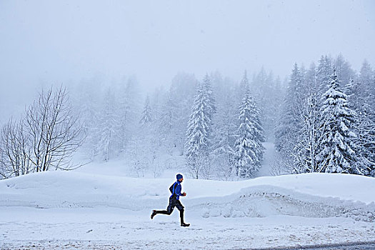 远景,男性,跑步,跑,大雪,瑞士