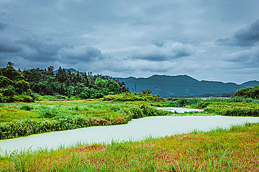 湖光山色